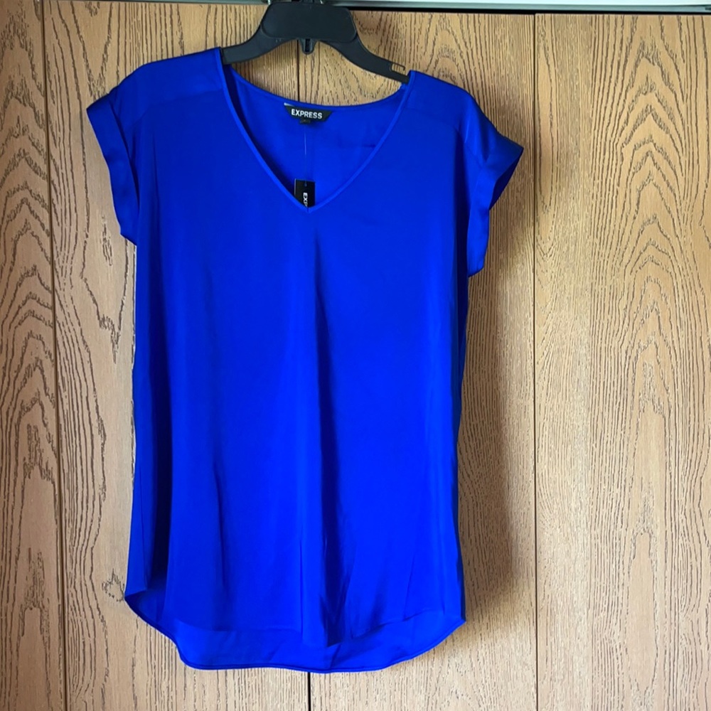 New with tag, Express blue top. Size medium